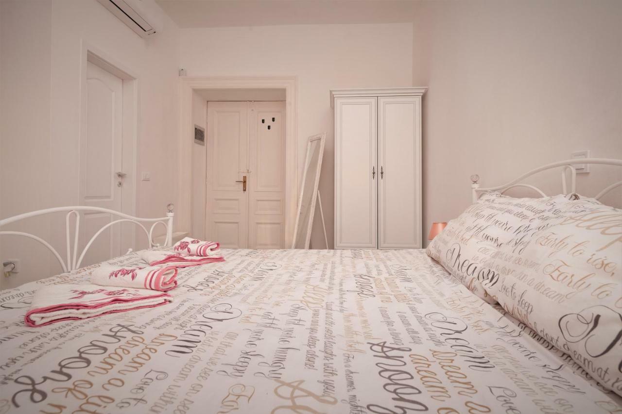 Main Square Apartments With Sea View PUY 외부 사진