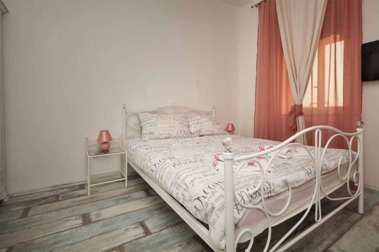 Main Square Apartments With Sea View PUY 외부 사진